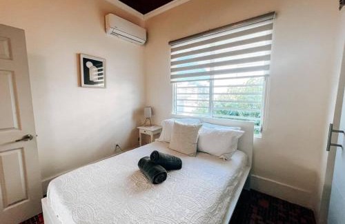 Santurce Villa | Aponte Rustic House - Walking to Beach - San Juan