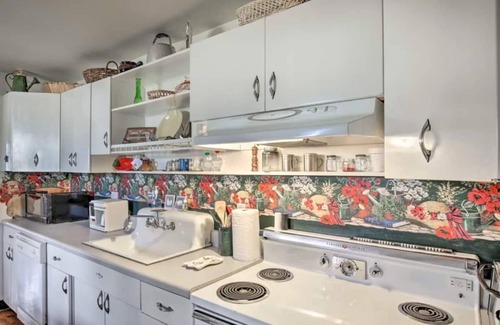 Blue Ridge Cottage | Appalachian Cottage near downtown McCaysville, GA