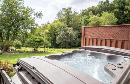 Boone House | Appalachian Mountain Lodge