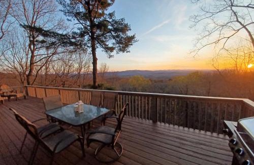 Big Canoe House | Appalachian Sky - Scenic Mountain View Cabin in Big Canoe