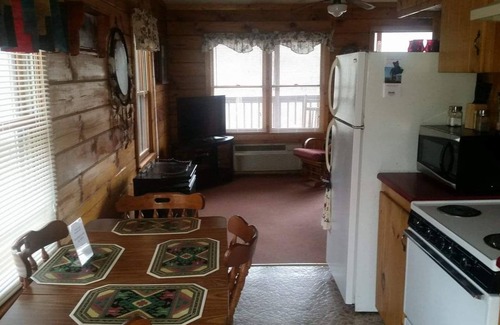 Cherokee Cabin | Appaloosa Two is Minutes away from Harrah's Casino and Downtown Cherokee.