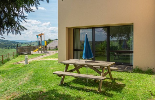 Chateauneuf-de-Randon Apartment | Appartement 2-4 pers à Châteauneuf LZV016A1