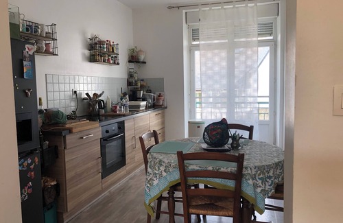 Quimperle Apartment | Apparently T3 bright, crossing, downtown walk, parking, beaches 15 min