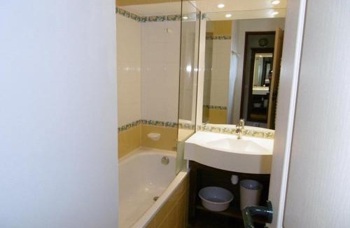 Plagne Soleil Apartment | Appart 3 pièces, balcon, parking, animaux admis, ski aux pieds - FR-1-351-56
