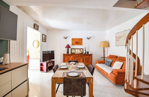 7th Arrondissement Apartment | Appart atypique avec 1 ch avec terrasse à Bompard