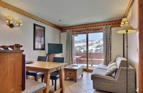 Aime Apartment | Appart au pied des pistes avec piscine, salle de fitness et WiFi - FR-1-455-222
