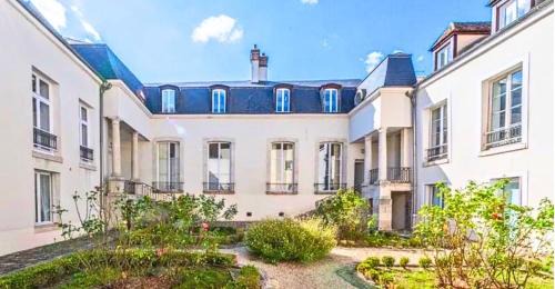 Nemours Apartment | Appart cosy rénové avec AC Hypercentre Nemours