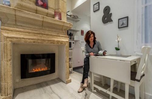 Hotel de Ville - Quinconces Apartment | Appart Cozy/Quartier St Pierre