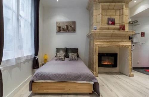 Hotel de Ville - Quinconces Apartment | Appart Cozy/Quartier St Pierre