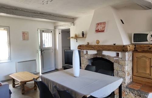 Saint-Cezaire-sur-Siagne Apartment | Appartement au Calme Dans Maison