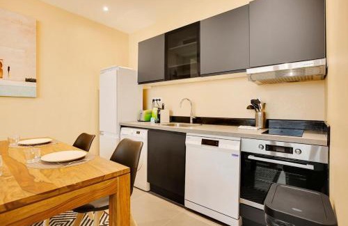 20th Arrondissement Apartment | Appart lumineux 4 personnes