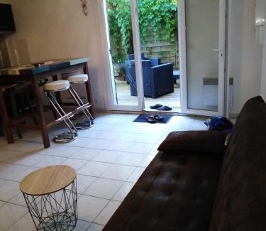 Ares Apartment | Appart Terrasse Végétale bord Plages bassin