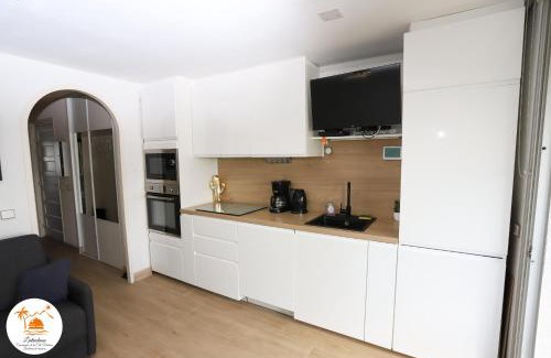 Saint-Cyprien Plage Apartment | Appart vue mer accès plage et piscine à 30m