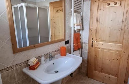 Varena Apartment | Appartamento ai larici, rustico ed elegante