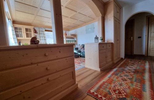 Varena Apartment | Appartamento ai larici, rustico ed elegante