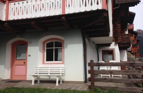 Campitello di Fassa Apartment | Appartamento Col Val di Fassa con giardino BAGNI RINNOVATI 2023