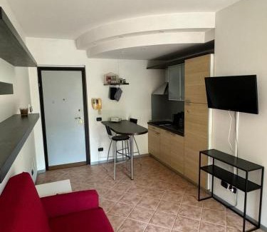 Latina Apartment | Appartamento Centro Città con Posto Auto e Palestra