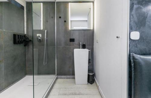 Greco Apartment | Appartamento con parcheggio privato con 3 letti vicino al centro