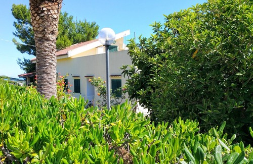 Montincello House | Appartamento con Piscina Vicino al Mare