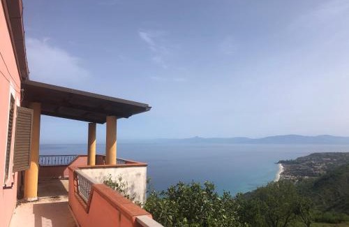Zambrone Apartment | Appartamento con veranda vista mare