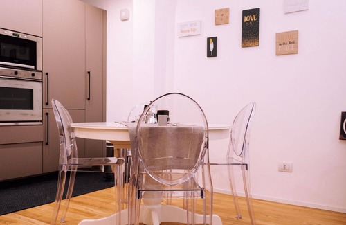 L'antico Ghetto Ebraico Apartment | Appartamento Elegante Alle Due Torri by Wonderful Italy
