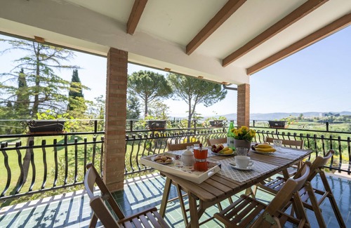 Torgiano Apartment | Appartamento in Casa di Campagna con Vista su Assisi