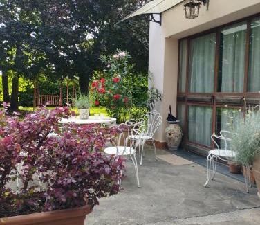 Capannori Apartment | Appartamento in Casa Pilar con piscina