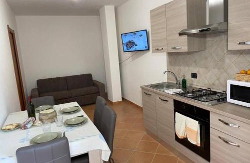 Valledoria House | Appartamento incantevole 4 posti letto con grande spazio esterno con idromassaggio