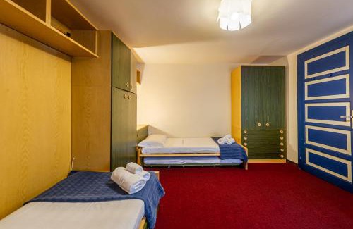 Dolonne Apartment | APPARTAMENTO LA VILLETTE - COUR 0220 - Comodo e Ben Posizionato