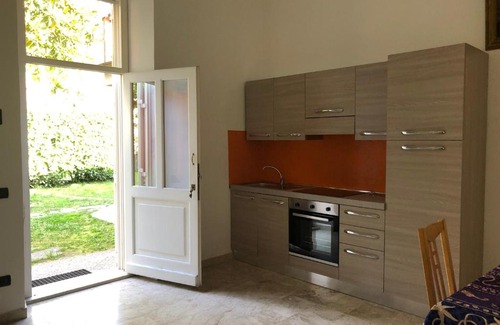 Carrara Apartment | appartamento magnolia