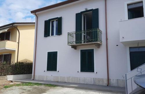 Massa Apartment | Appartamento nuovissimo con parcheggio gratuito