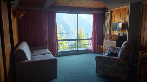 Marilleva 900 Apartment | Appartamento panoramico con vista sulle montagne e accesso diretto alle piste