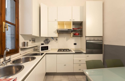 Sant' Ambrogio Apartment | Appartamento Pilastri 35