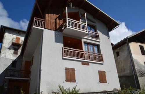 Saint-Martin-de-Belleville Apartment | Appartement familial à St Martin de Belleville - 3 chambres, terrasse, parking, près des commerces et pistes - FR-1-452-118