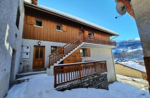 Saint-Martin-de-Belleville Apartment | Appartement familial à St Martin de Belleville - 3 chambres, terrasse, parking, près des commerces et pistes - FR-1-452-118