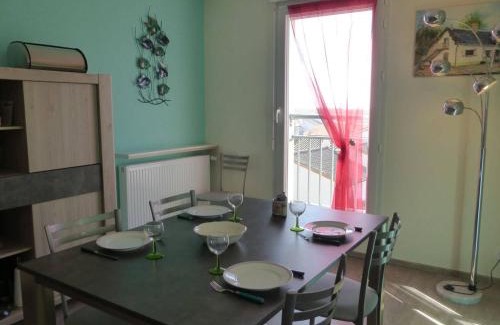 Saint-Gilles-Croix-de-Vie Apartment | Appartement 2 pièces avec balcon, parking et proche plage à Saint-Gilles-Croix-de-Vie - FR-1-224-587