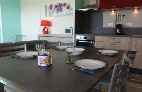 Saint-Gilles-Croix-de-Vie Apartment | Appartement 2 pièces avec balcon, parking et proche plage à Saint-Gilles-Croix-de-Vie - FR-1-224-587