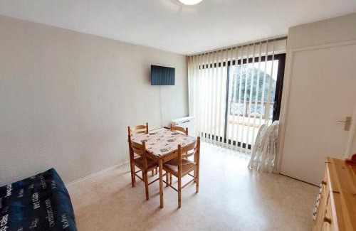 Saint-Georges-de-Didonne Apartment | Appartement 2 pièces à 300m de la plage avec balcon ensoleillé à Saint-Georges-de-Didonne - FR-1-550-48