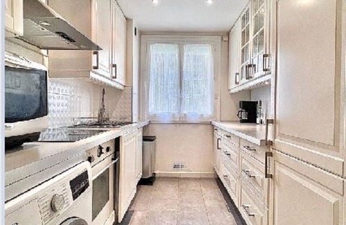 Malakoff Apartment | Appartement à Montrouge, Très Calme, Lumineux, à Deux Cents Mètres du Metro