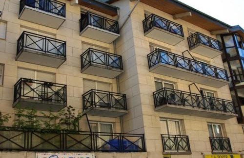 Brides-les-Bains Apartment | Appartement 2* à Brides-les-Bains, 1ch, 2 parkings, balcon sud, proche télécabine et thermes - FR-1-512-2