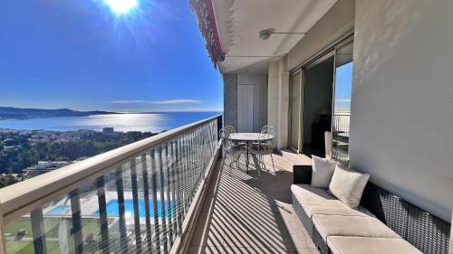 Fabron Apartment | Appartement 2 chambres et studio indépendant avec vue sur mer
