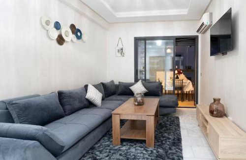 Ain Harrouda Apartment | Appartement 2 Chambres à Coté avec Grand Balcon, Piscine, Aire de Jeux pour Enfants et Jardin