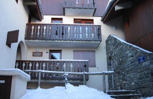 Montchavin Apartment | Appartement 2P Centre Station avec Balcon et Casier à Ski - FR-1-181-2533