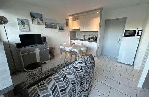 Le Grau-Du-Roi Apartment | Appartement 2 pièces cabine, piscine, parking, 5 couchages - Port Camargue - FR-1-250-234