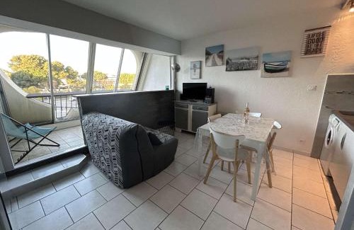 Le Grau-Du-Roi Apartment | Appartement 2 pièces cabine, piscine, parking, 5 couchages - Port Camargue - FR-1-250-234
