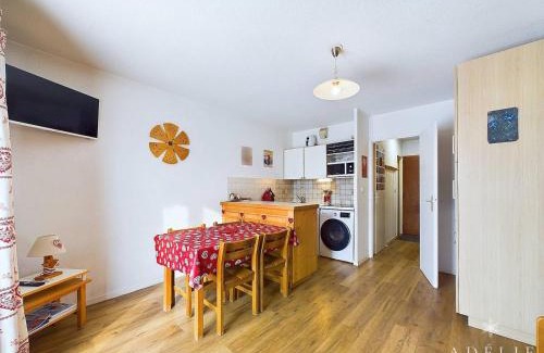 La Rosiere Apartment | Appartement 2 Pièces Cabine, Centre Station, Proche Remontées, Terrasse Sud, 6 Pers, 2* - FR-1-398-564