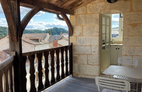 Perigueux Apartment | Appartement 2 Pièces Centre Historique, Terrasse vue Imprenable