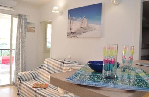 Sainte-Maxime Apartment | Appartement 2P cabine rénové, clim, wifi, terrasse, parking, proche plage - Sainte-Maxime - FR-1-226-304