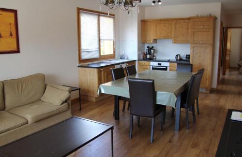 Saint-Jean-de-Sixt Apartment | Appartement 3 chambres avec balcon en centre village, proche La Clusaz et Le Grand Bornand - FR-1-459-161