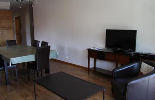 Saint-Jean-de-Sixt Apartment | Appartement 3 chambres avec balcon en centre village, proche La Clusaz et Le Grand Bornand - FR-1-459-161